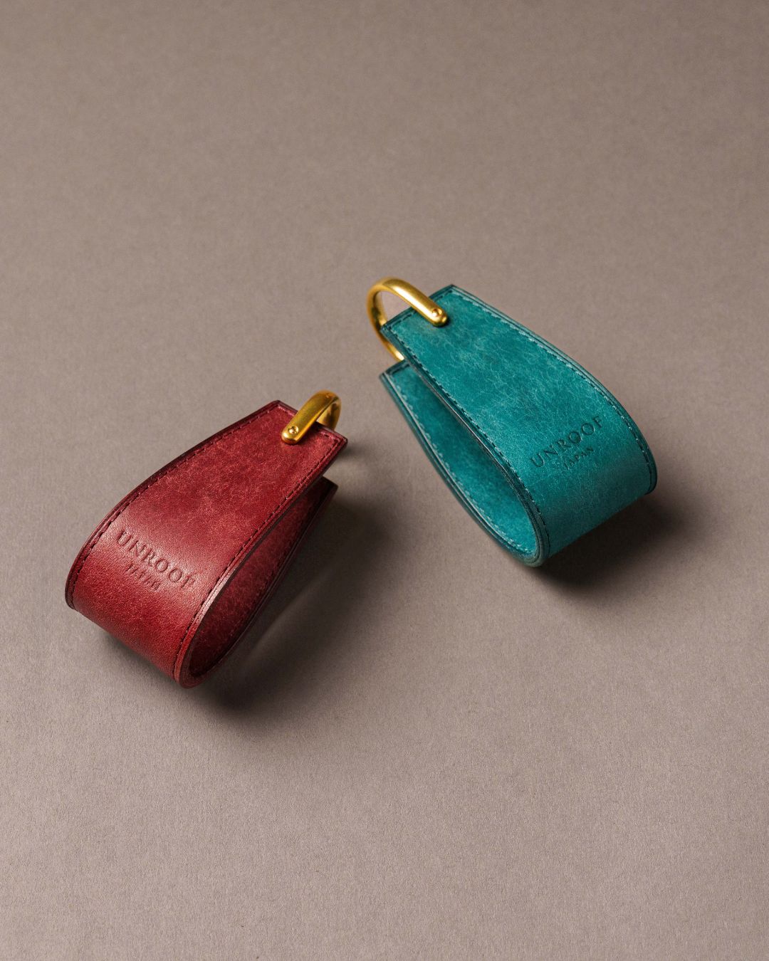 「鍵が整う」本革 キーホルダー