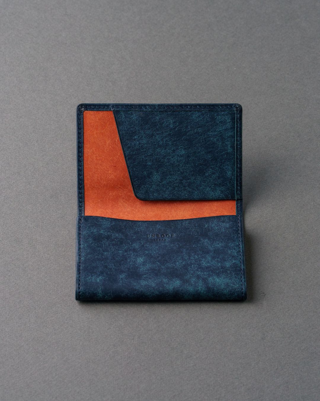 「しっかり仕分ける」本革名刺入れ