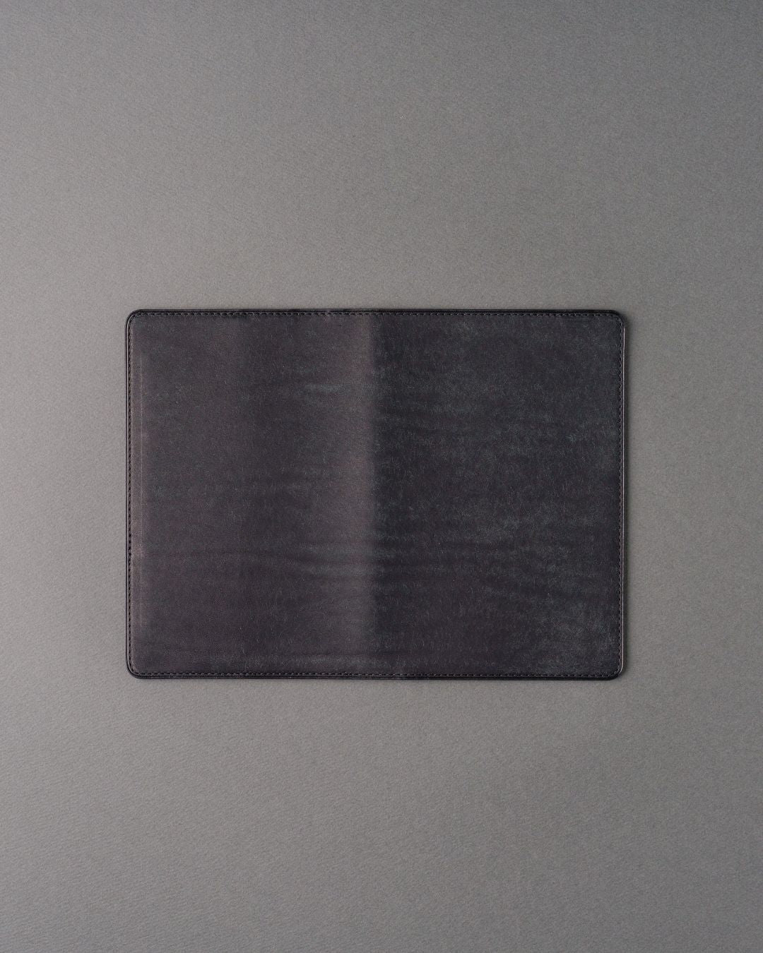 「日々の通院に寄り添う」本革メディカルケース