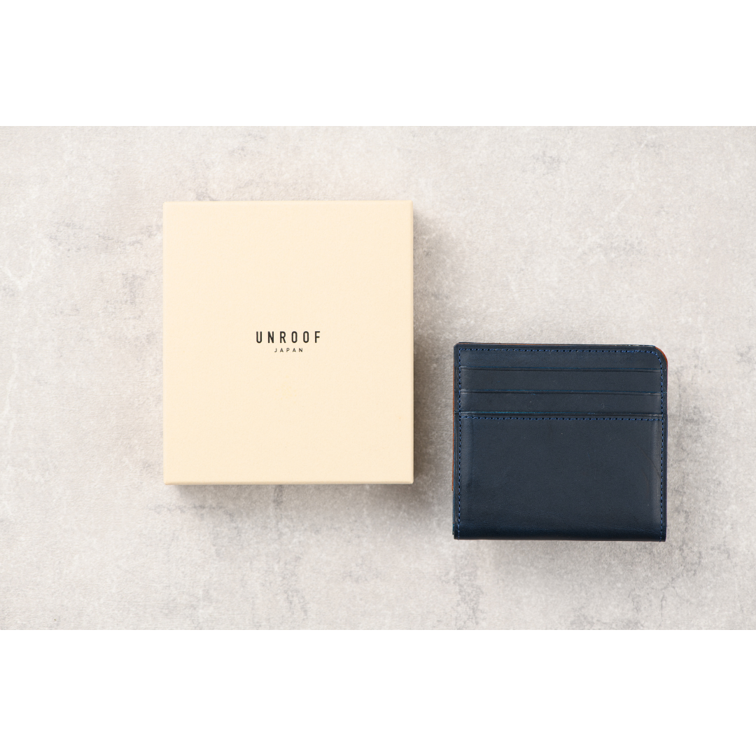 「0.8mm厚でもしっかり入る」薄型二つ折り財布