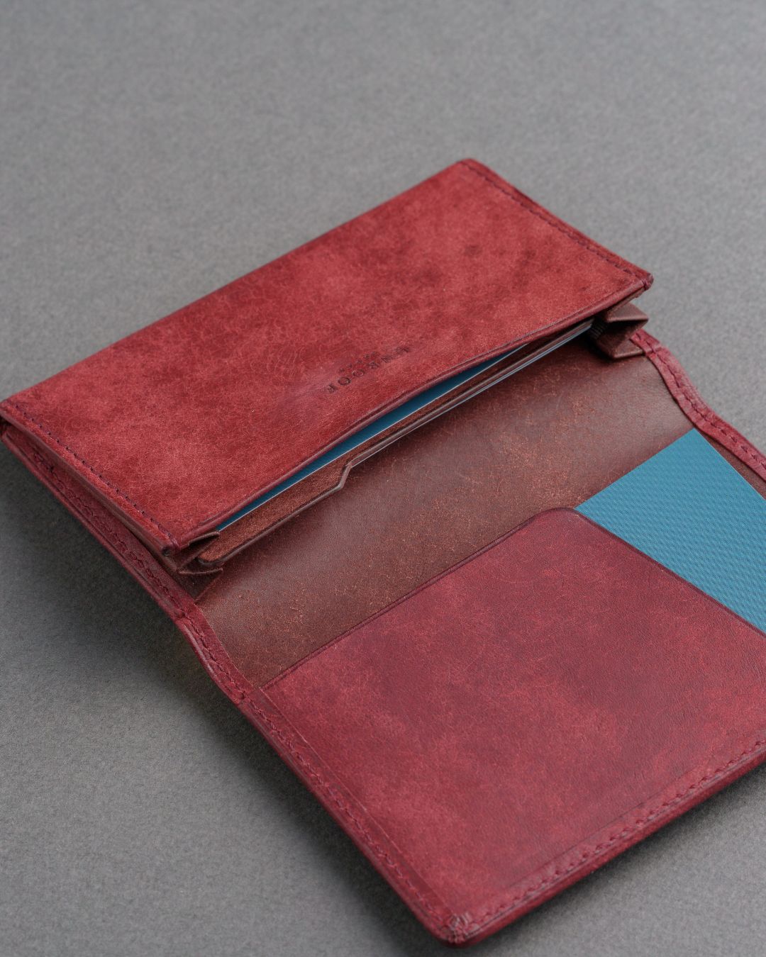 「しっかり仕分ける」本革名刺入れ