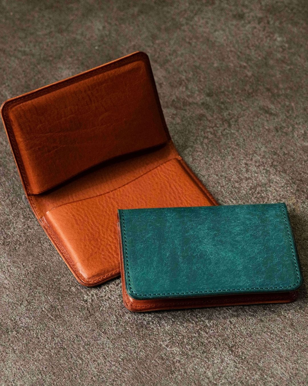 「フォルムが美しい」名刺入れ/Pueblo