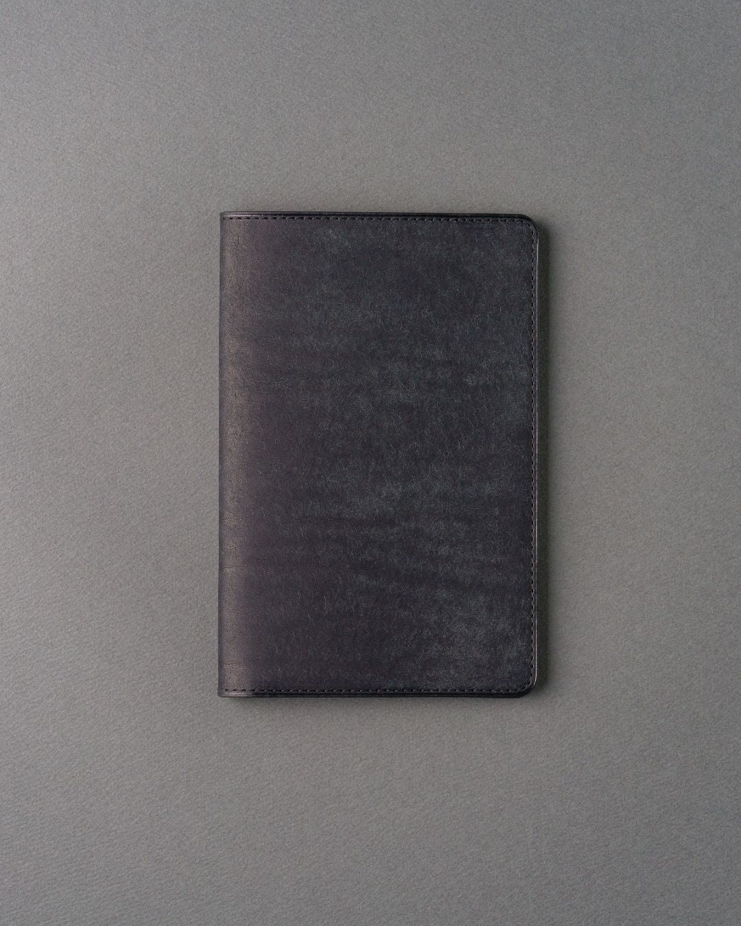 「日々の通院に寄り添う」本革メディカルケース