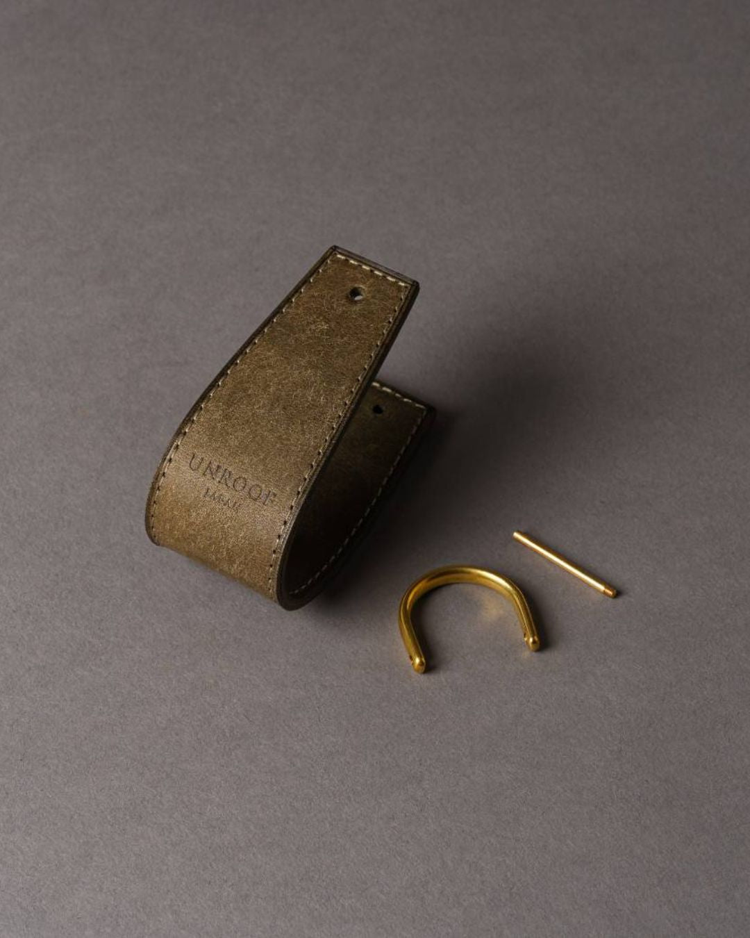 「鍵が整う」本革 キーホルダー