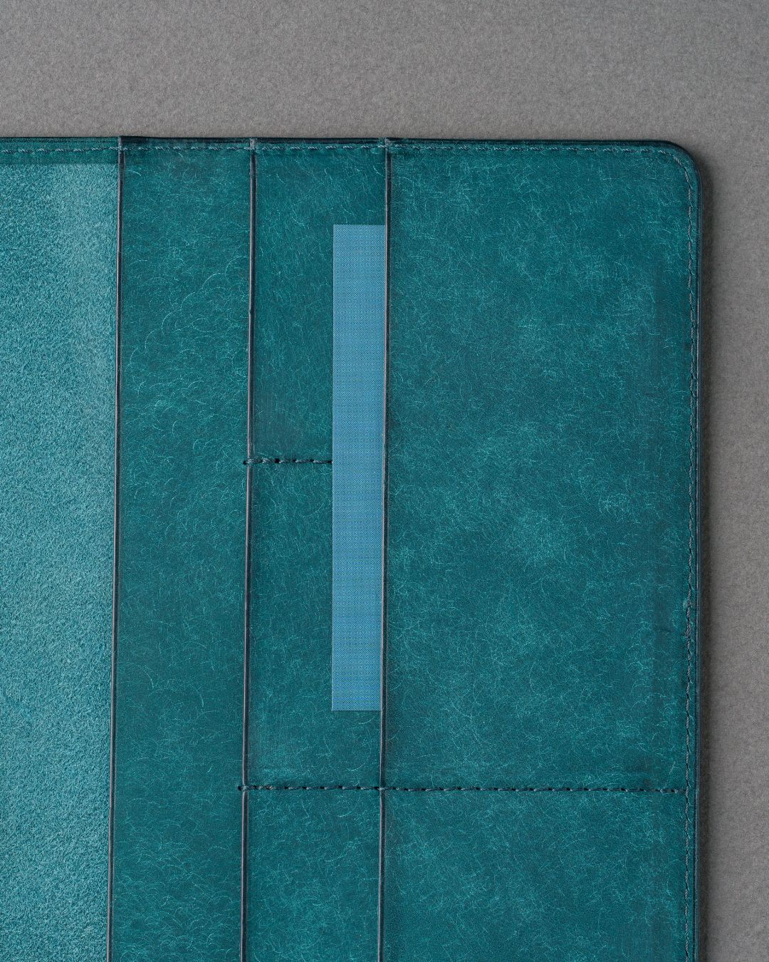 「日々の通院に寄り添う」本革メディカルケース