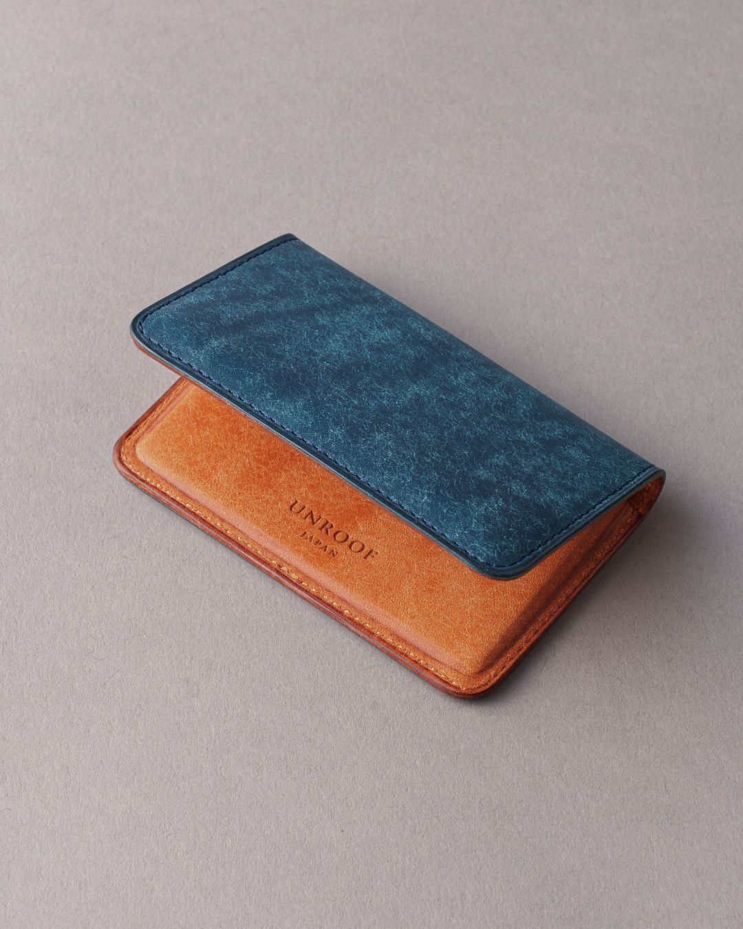 「フォルムが美しい」名刺入れ/Pueblo バイカラー