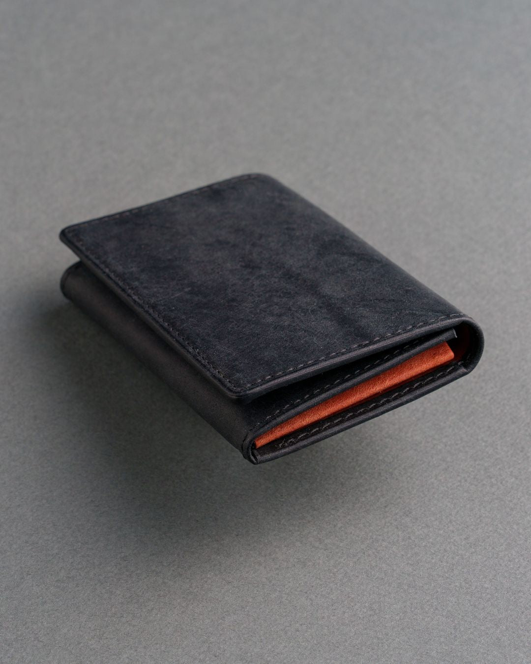 「しっかり仕分ける」本革名刺入れ