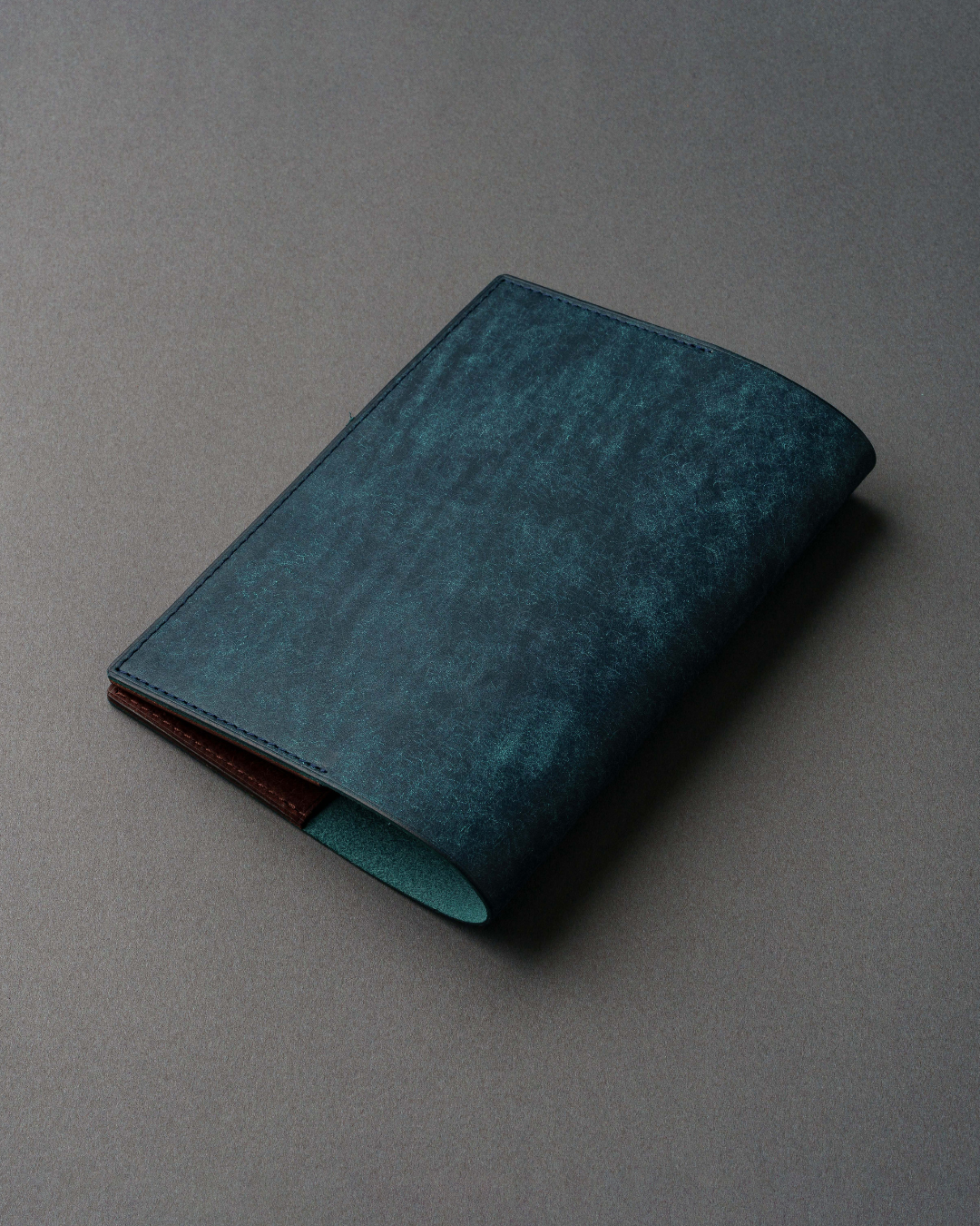 本革ブックカバー (しおり付)/Pueblo