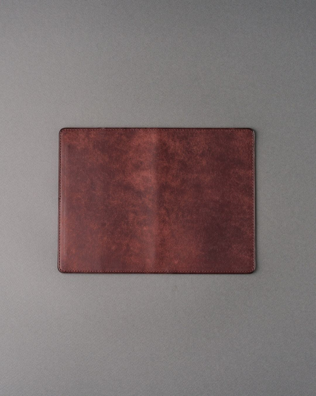 「日々の通院に寄り添う」本革メディカルケース