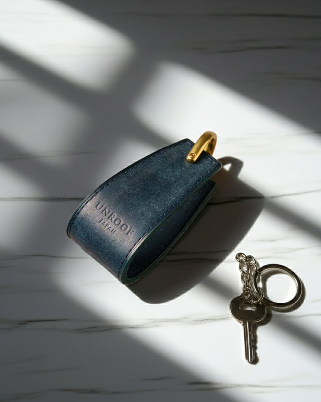 「鍵が整う」本革 キーホルダー