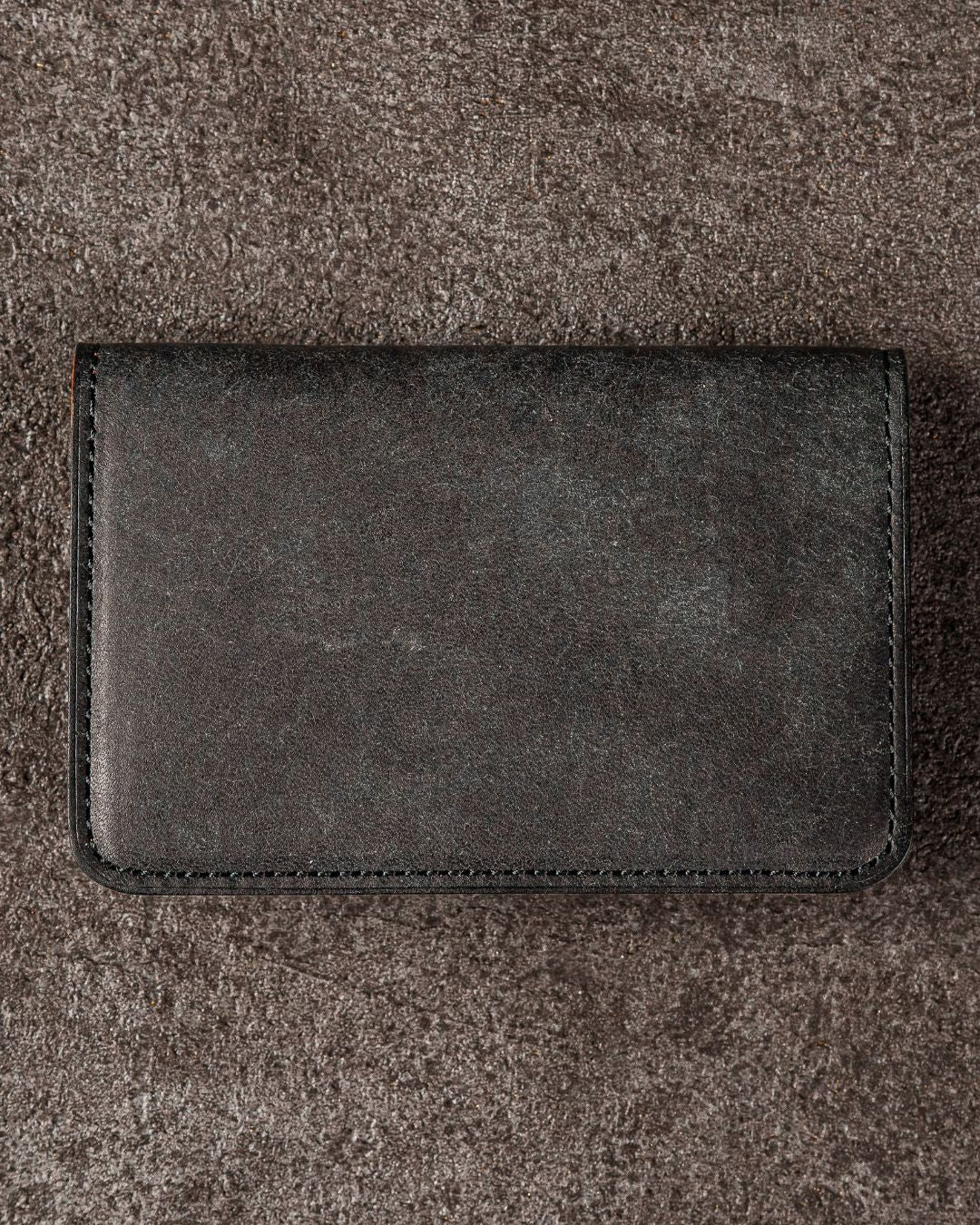 「フォルムが美しい」名刺入れ／Pueblo