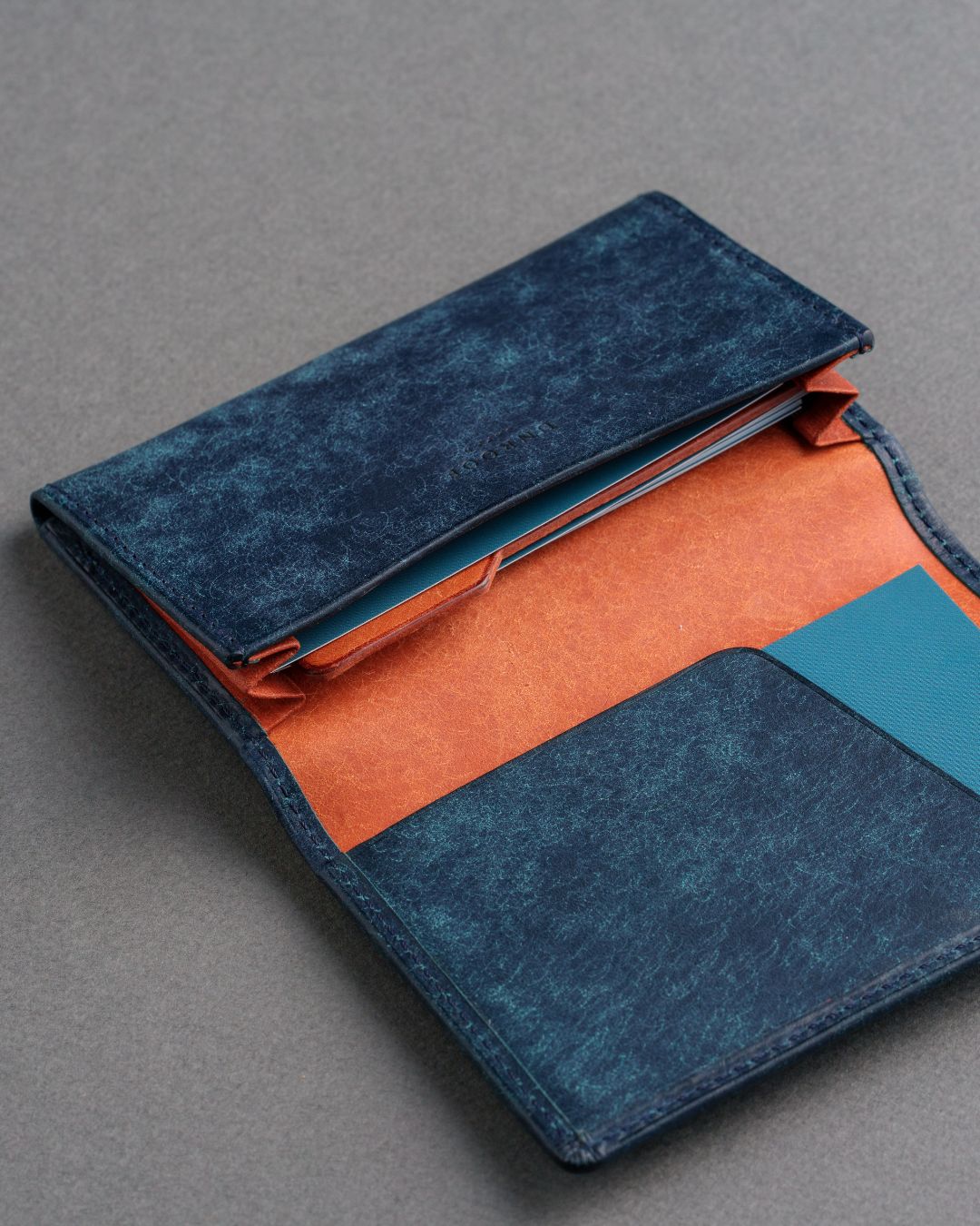 「しっかり仕分ける」本革名刺入れ