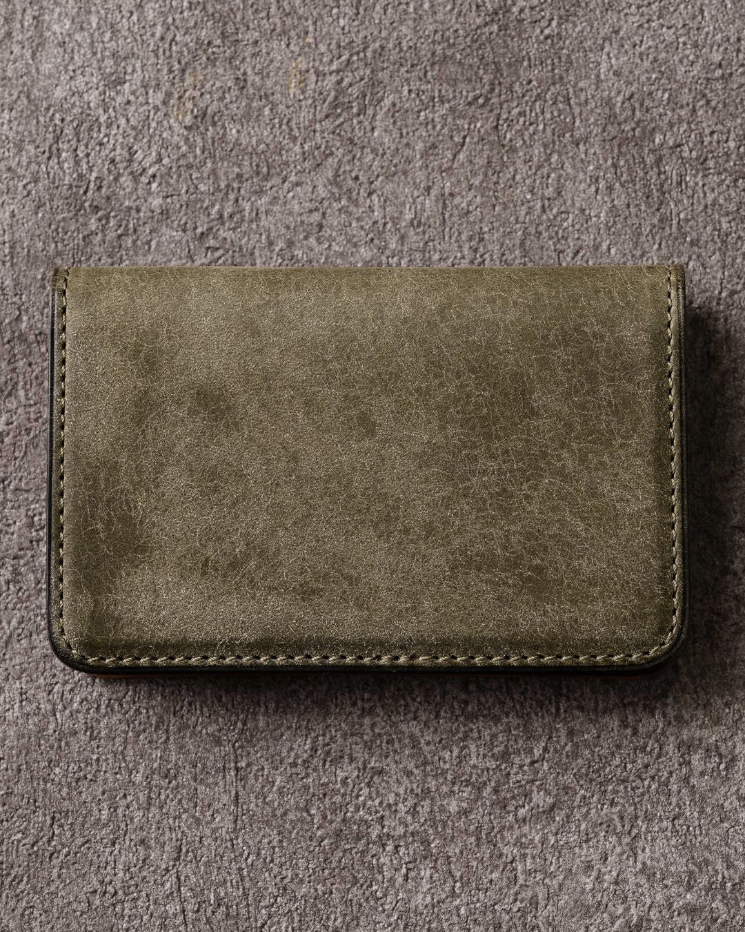 「フォルムが美しい」名刺入れ／Pueblo