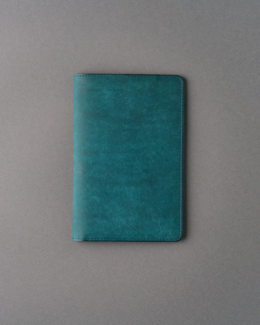 「日々の通院に寄り添う」本革メディカルケース