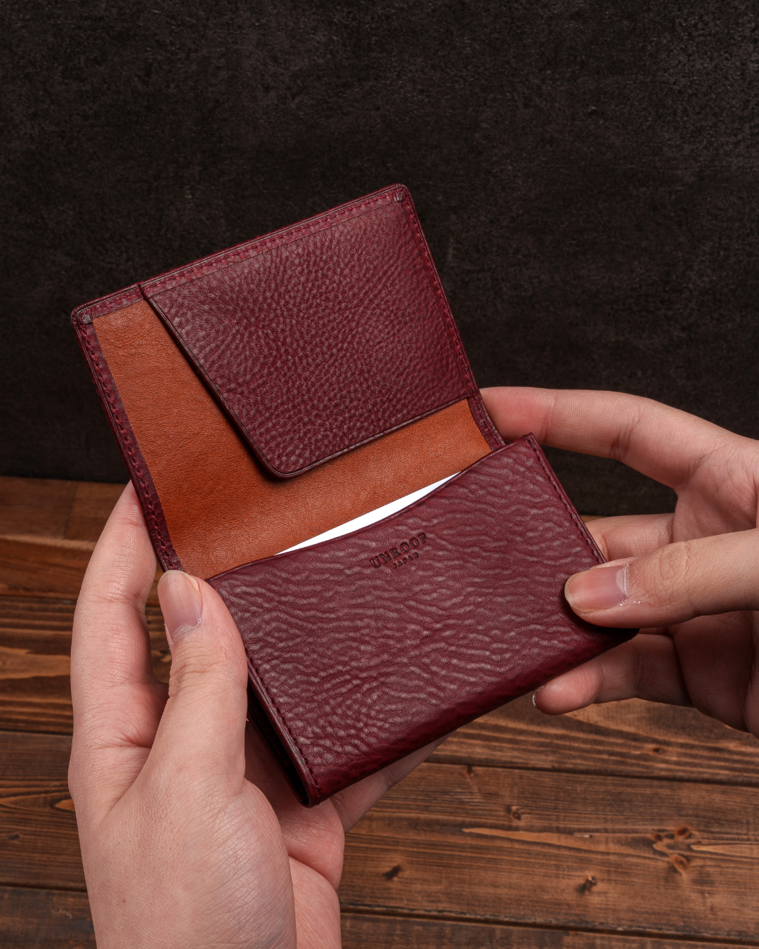 本革名刺入れ Minerva Box