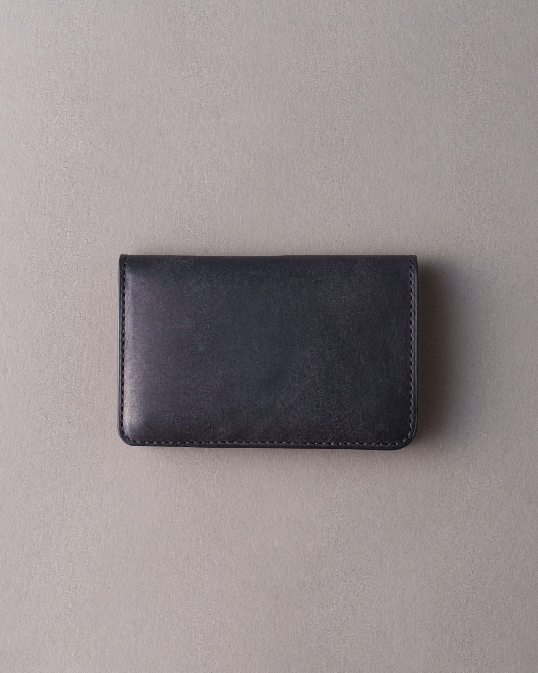 「フォルムが美しい」名刺入れ／Pueblo バイカラー