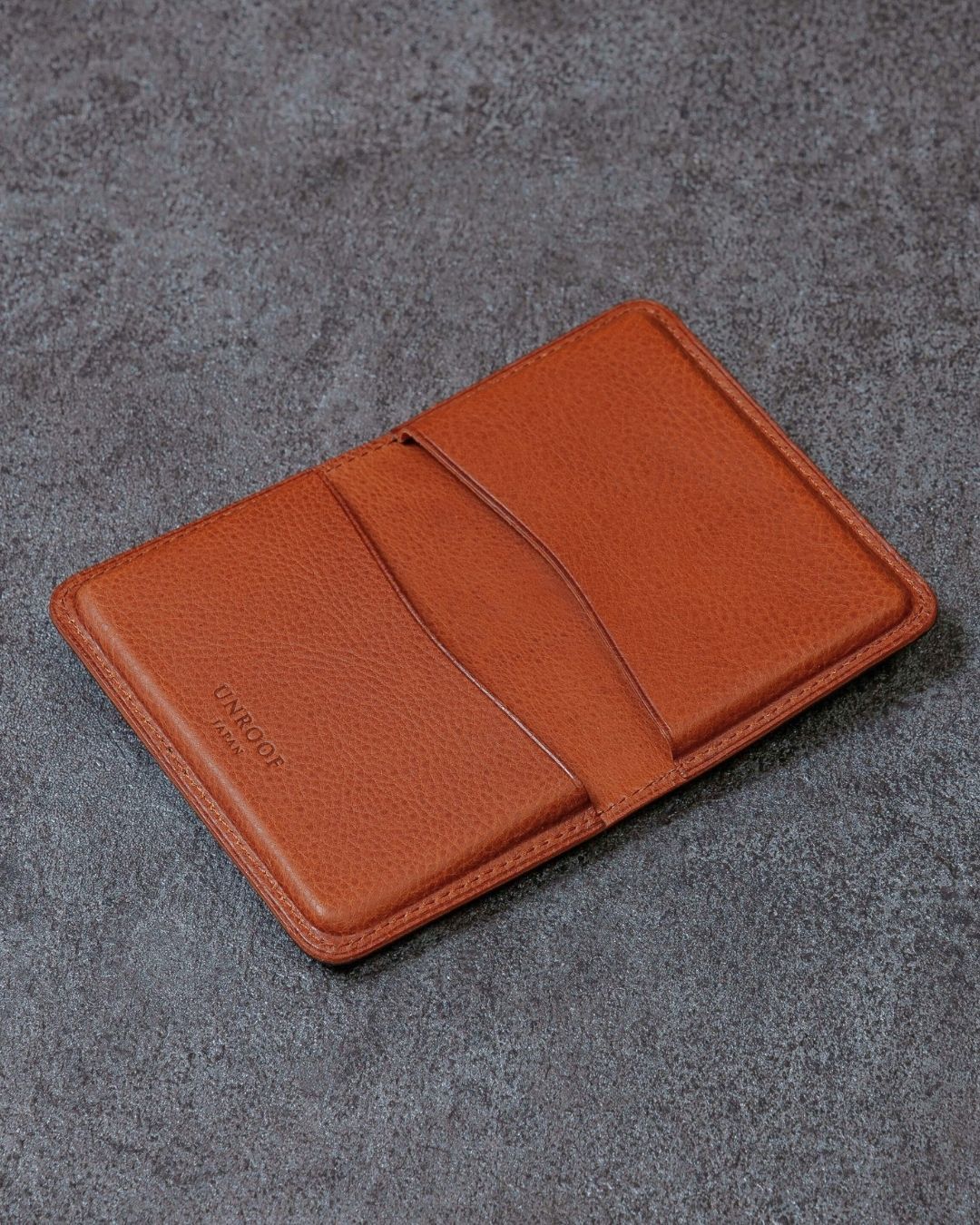 手元に宿る上質な香り」イタリアンレザーの名刺入れ