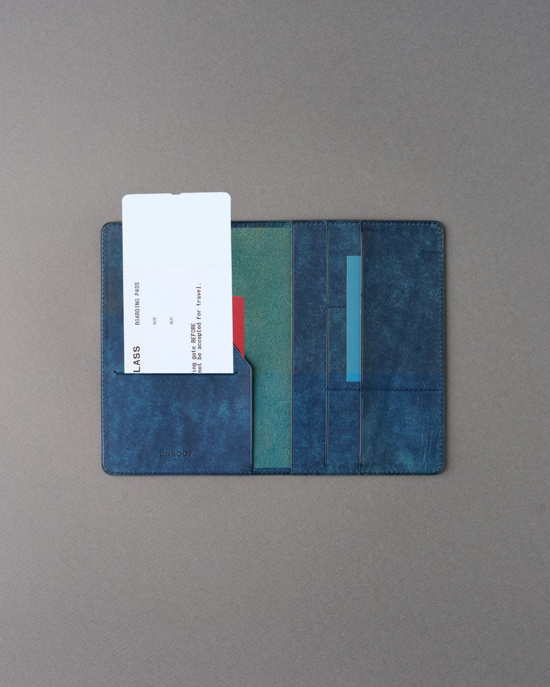 「日々の通院に寄り添う」本革メディカルケース