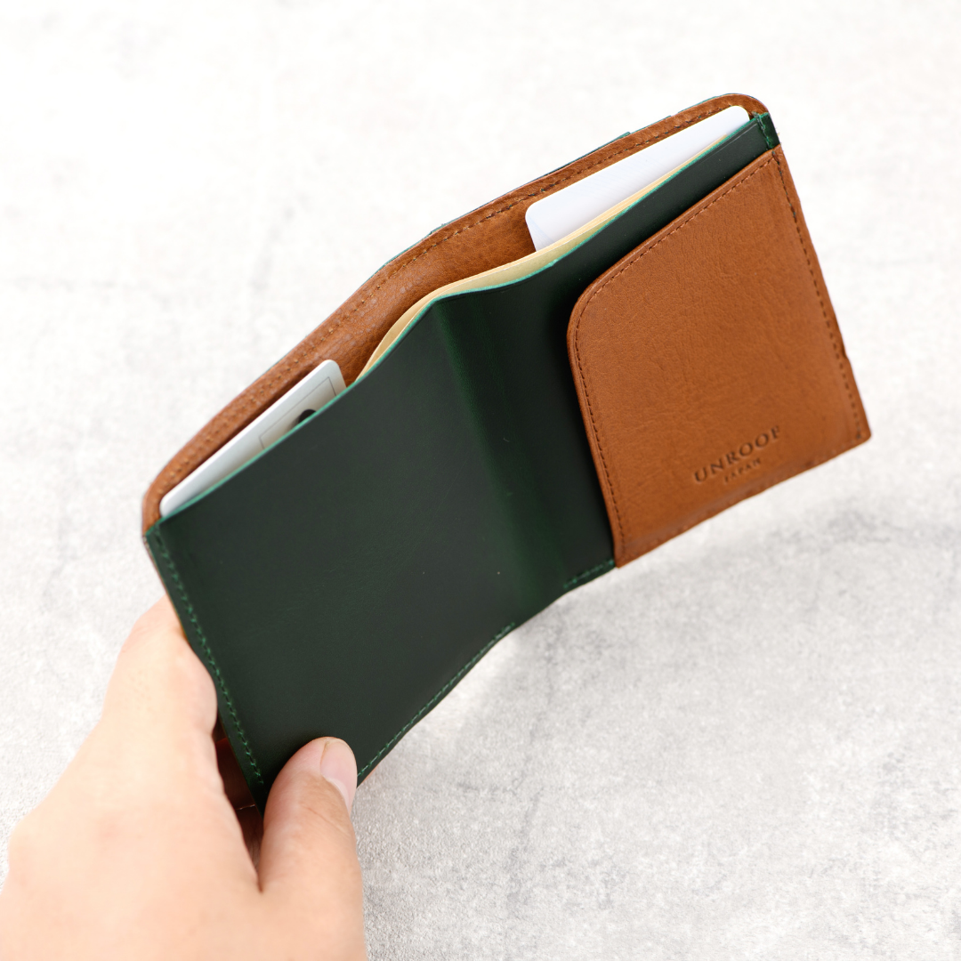 「しっかり薄くてしっかり入る」コンパクト二つ折り財布