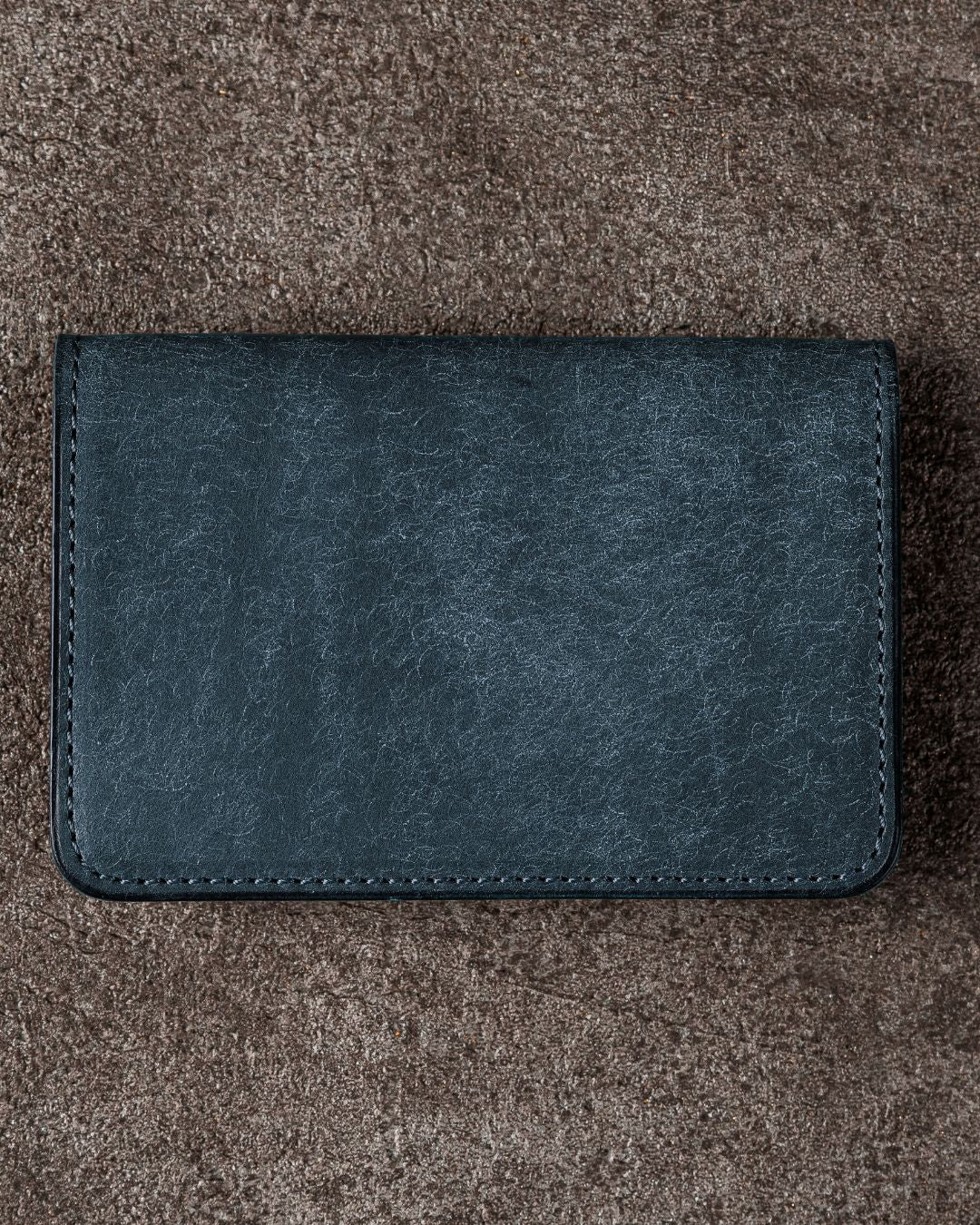 「フォルムが美しい」名刺入れ／Pueblo