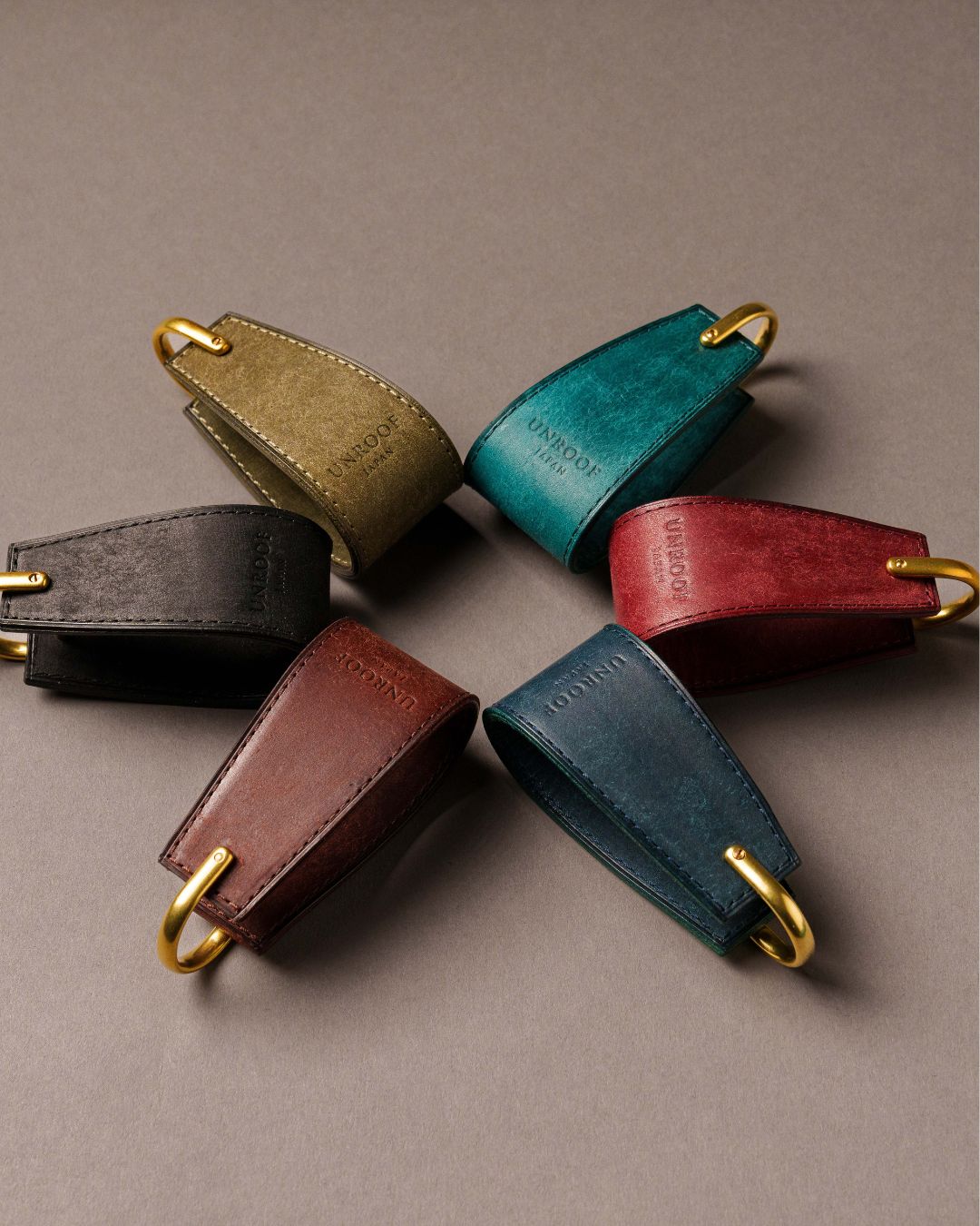 「鍵が整う」本革 キーホルダー